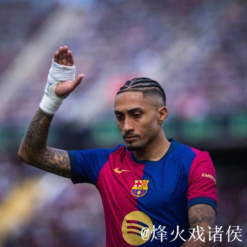 拉菲尼亚巴萨生涯禁区外进球数达10球,与亚马尔并列队内同期第一 拉菲尼亚巴萨生涯禁区外进球数达10球,与亚马尔并列队内同期第一