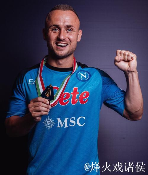 卡拉格：罗杰斯实力非凡，堪称英超顶级球员之一